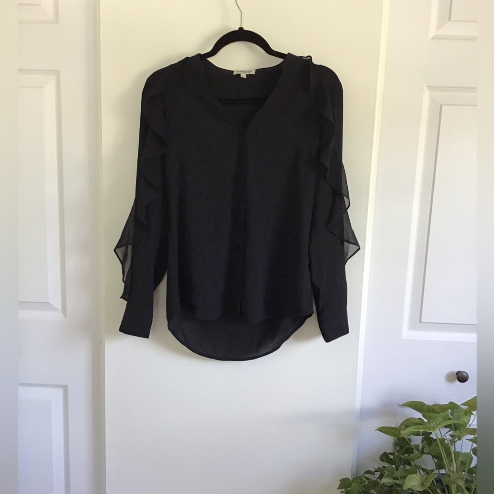 Express The Portfino - black ruffle sleeve blouse - S